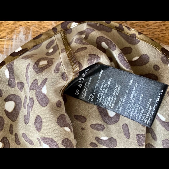 BNWOT Urban Outfitters Leopard Cowl Neck Mini - Picture 5 of 5